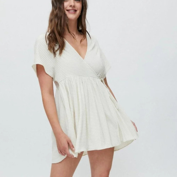 Urban Outfitters Alice Stripe Crinkle Wrap Mini Dress Size Small - Picture 2 of 8